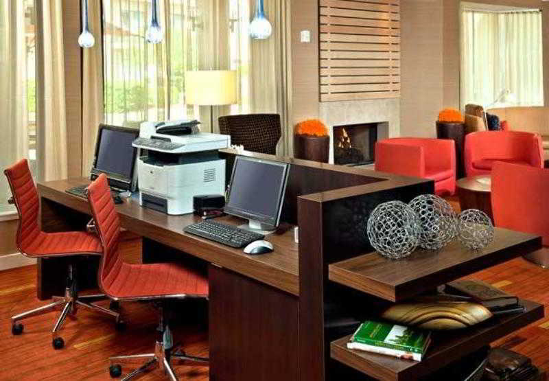 Courtyard By Marriott Fayetteville Bagian luar foto