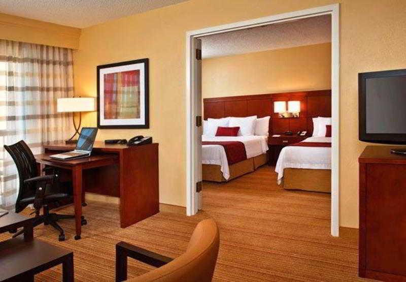Courtyard By Marriott Fayetteville Ruang foto