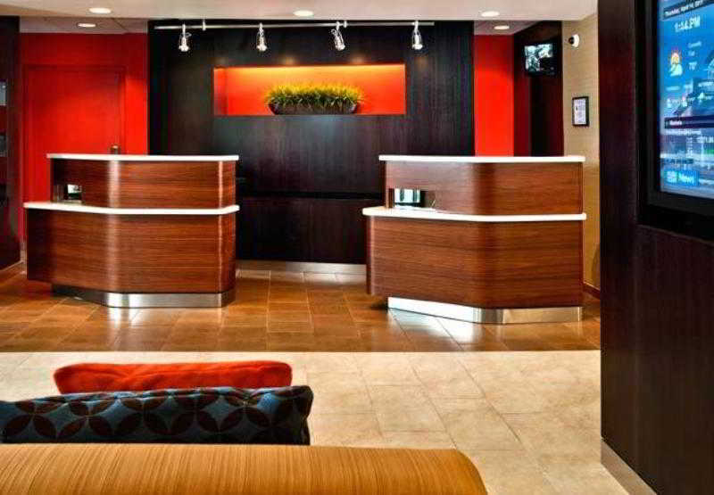 Courtyard By Marriott Fayetteville Bagian luar foto