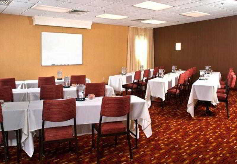 Courtyard By Marriott Fayetteville Bagian luar foto